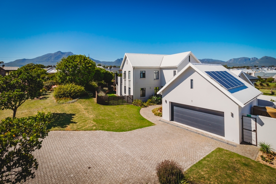 4 Bedroom Property for Sale in Kraaibosch Country Estate Western Cape